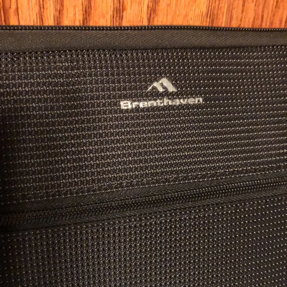 NEW LISTING! Laptop Case